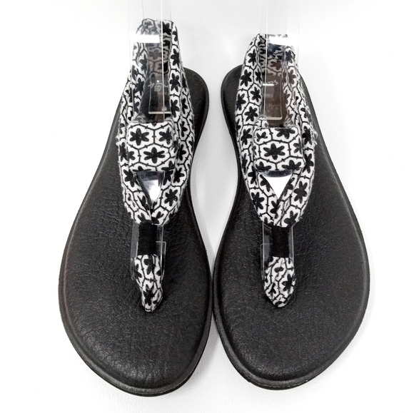 Sanuk Yoga Mat Sandals, white/black flower print, Women’s Size US 7 - Picture 5 of 10